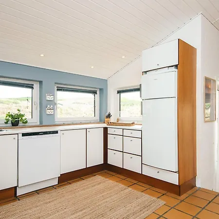 8 Person In Hvide Sande