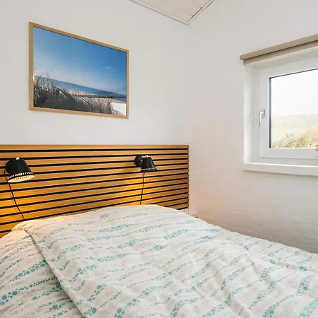 8 Person In Hvide Sande