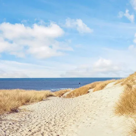 8 Person In Nyaraló *